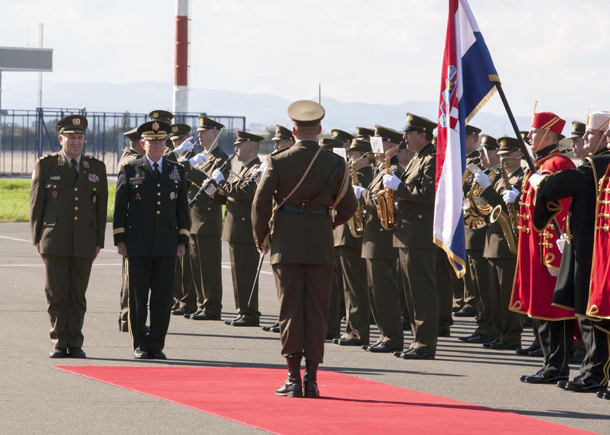 https://www.morh.hr/wp-content/gallery/nacelnik-zdruzenog-stozera-os-sad-a-general-dempsey-stigao-u-hrvatsku/dempsey_21092014_04.jpg