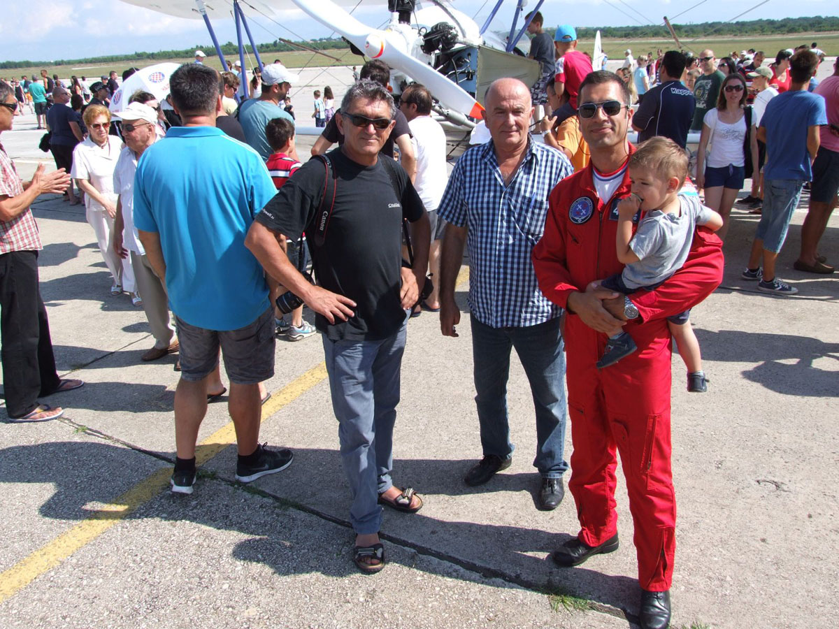https://www.morh.hr/wp-content/gallery/najposjeceniji-dan-otvorenih-vrata-u-vojarni-zemunik/dov_zemunik_05082014_03.jpg