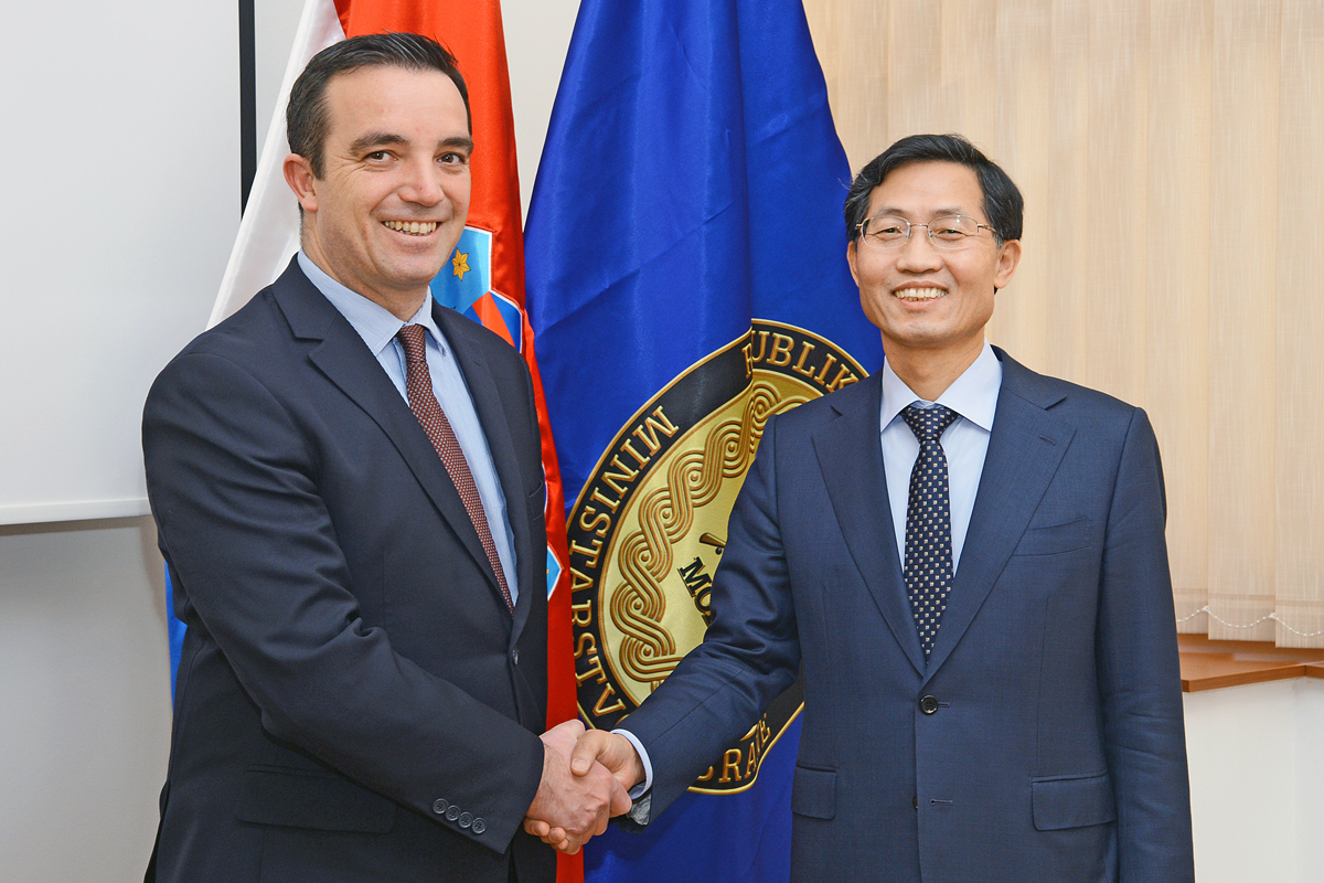 https://www.morh.hr/wp-content/gallery/nastupni-posjet-korejskog-veleposlanika-hyung-won-suha-morh-u/vp_korea_17032016_1.jpg