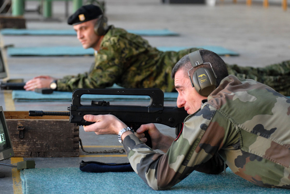 https://www.morh.hr/wp-content/gallery/natjecanje-predstavnika-vojno-diplomatskog-zbora-u-streljatvu/vdz_20100317_5.jpg