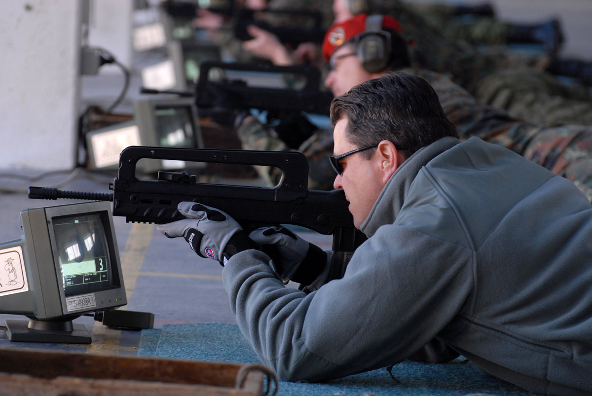 https://www.morh.hr/wp-content/gallery/natjecanje-predstavnika-vojno-diplomatskog-zbora-u-streljatvu/vdz_20100317_9.jpg