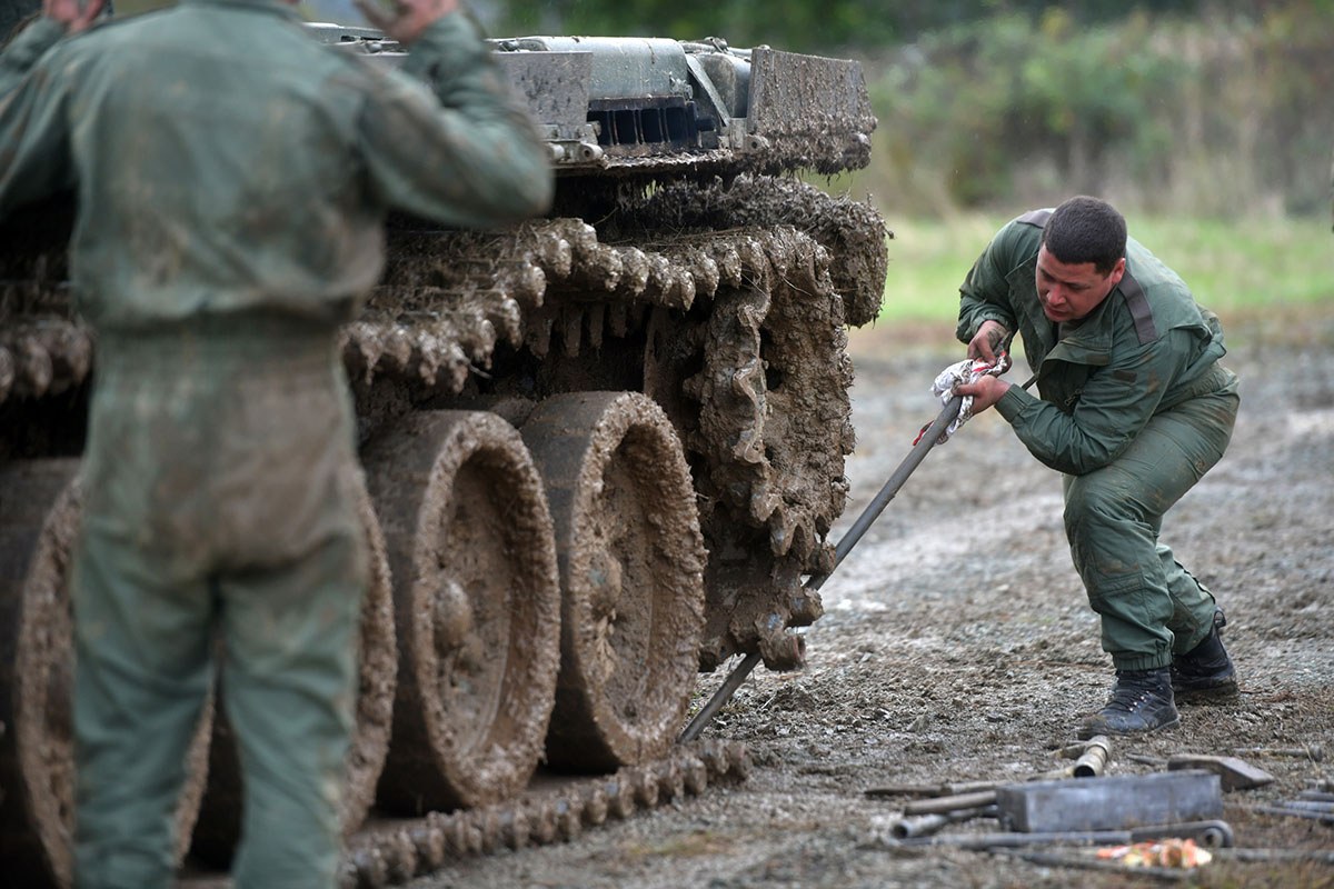 https://www.morh.hr/wp-content/gallery/natjecanje-tenkovskih-i-oklopno-mehaniziranih-posada-gombr-a/natjecanje_tenkista_04102019_05.jpg