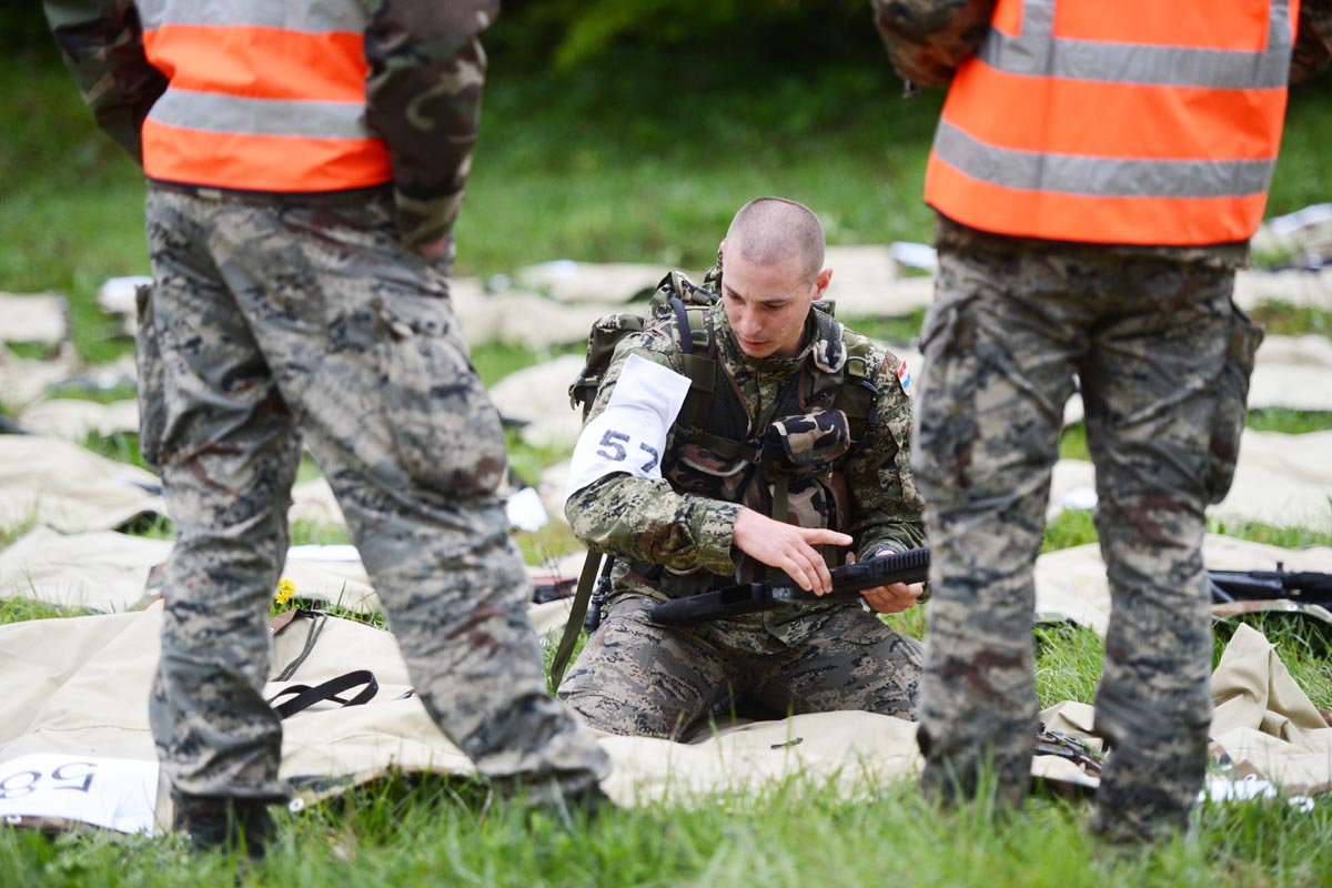 https://www.morh.hr/wp-content/gallery/natjecanje-za-najspremnijeg-pripadnika-os-rh/1_za_hr_1705201_05.jpg