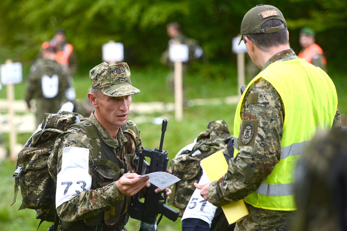 https://www.morh.hr/wp-content/gallery/natjecanje-za-najspremnijeg-pripadnika-os-rh/1_za_hr_1705201_08.jpg