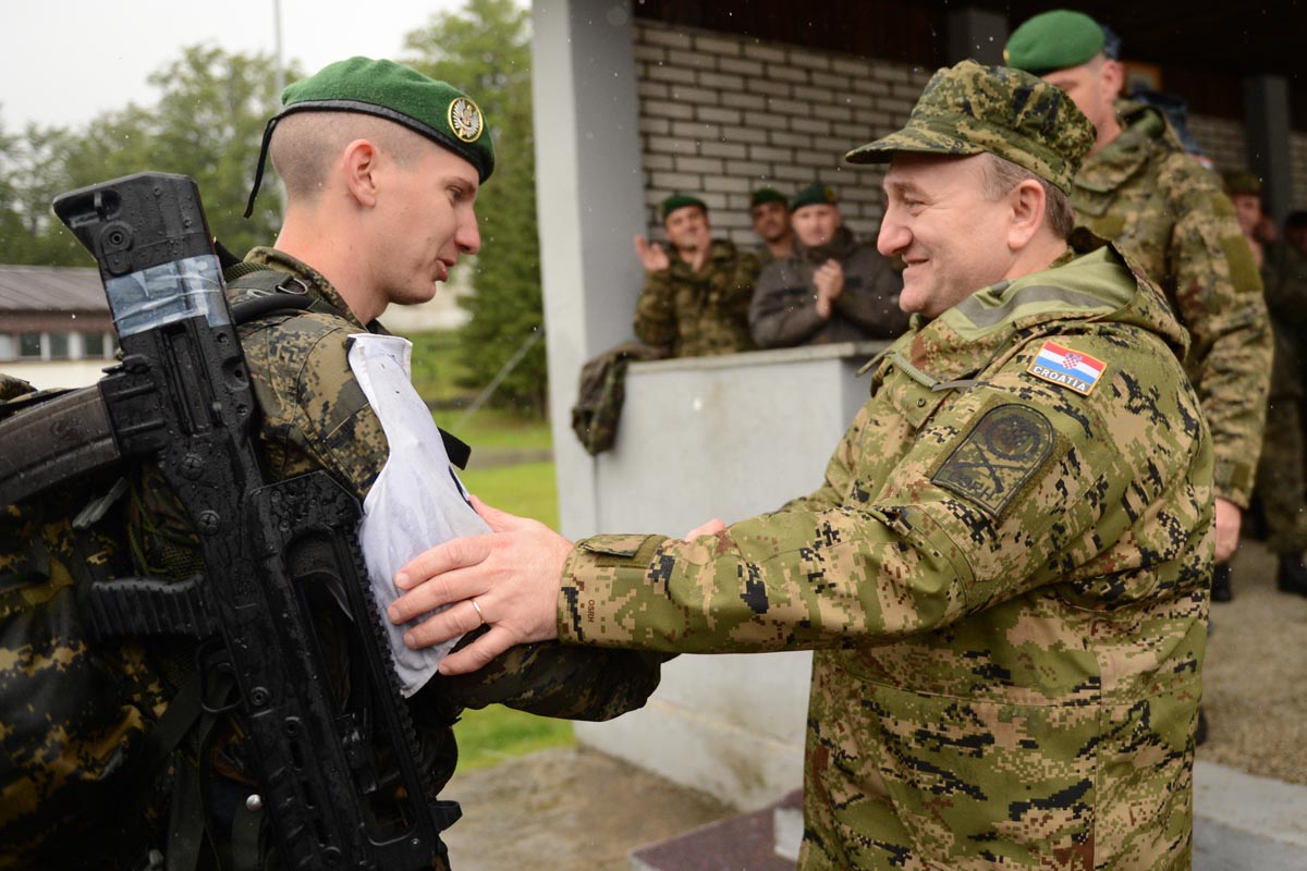 https://www.morh.hr/wp-content/gallery/natjecanje-za-najspremnijeg-pripadnika-os-rh/1_za_hr_1705201_28.jpg