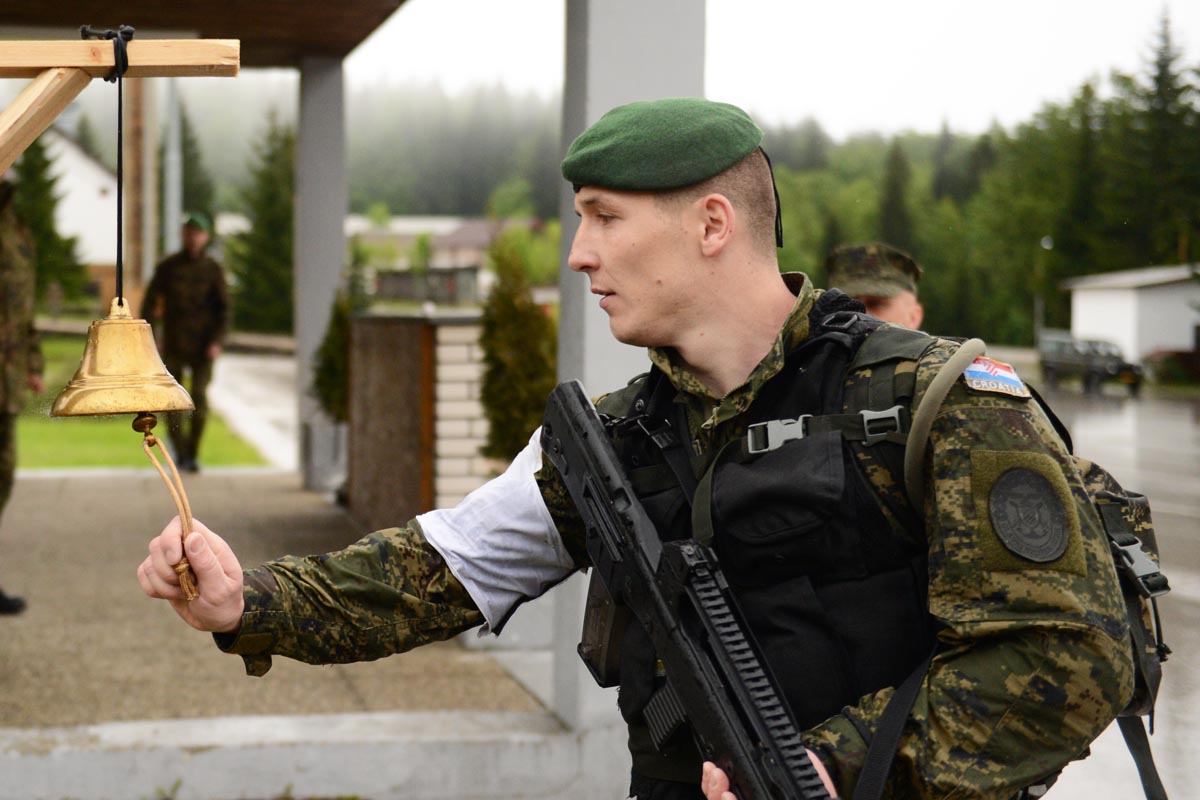https://www.morh.hr/wp-content/gallery/natjecanje-za-najspremnijeg-pripadnika-os-rh/1_za_hr_1705201_30.jpg