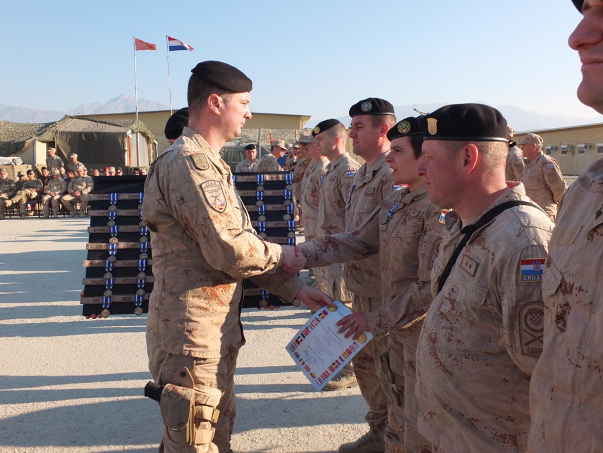 https://www.morh.hr/wp-content/gallery/nato-medalje-za-pripadnike-22-hrvcon-a-isaf/medalje_03032014_10.jpg