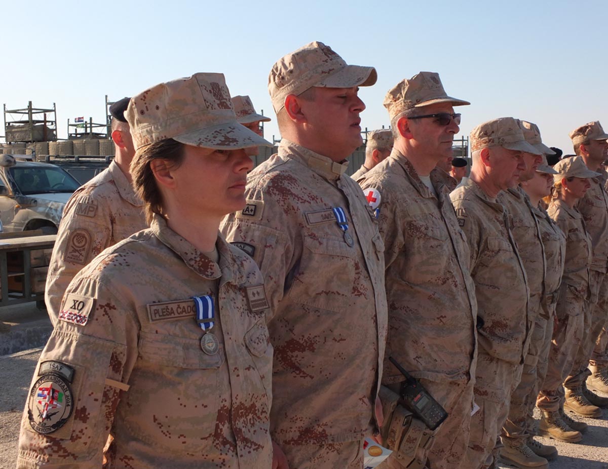 https://www.morh.hr/wp-content/gallery/nato-medalje-za-pripadnike-22-hrvcon-a-isaf/medalje_03032014_11.jpg