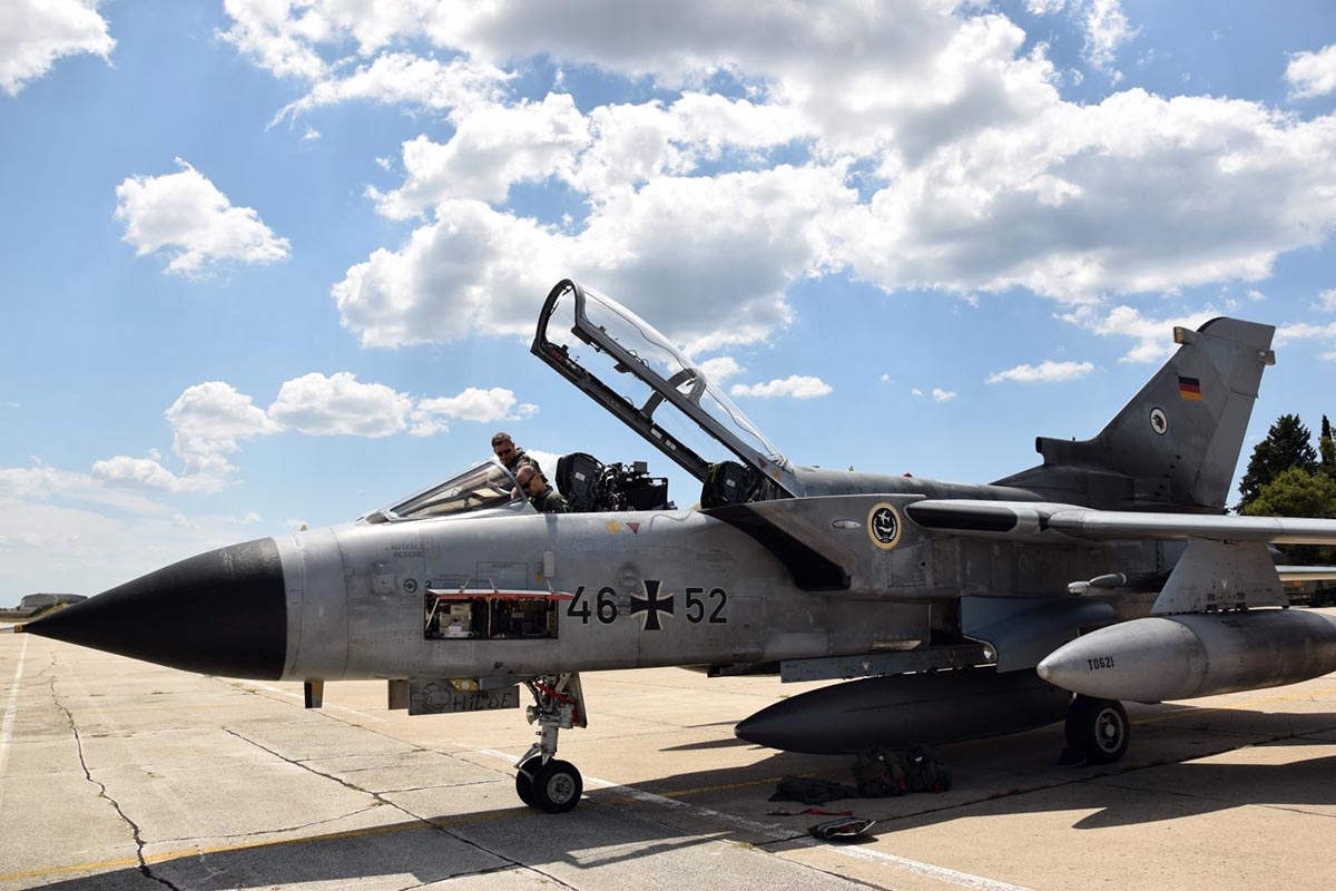 https://www.morh.hr/wp-content/gallery/njemacki-tornado-u-zrakoplovnoj-bazi-zemunik/tornado_zemunik_09072018_06.jpg
