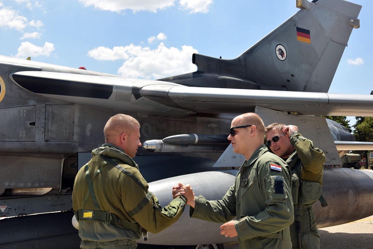 https://www.morh.hr/wp-content/gallery/njemacki-tornado-u-zrakoplovnoj-bazi-zemunik/tornado_zemunik_09072018_12.jpg