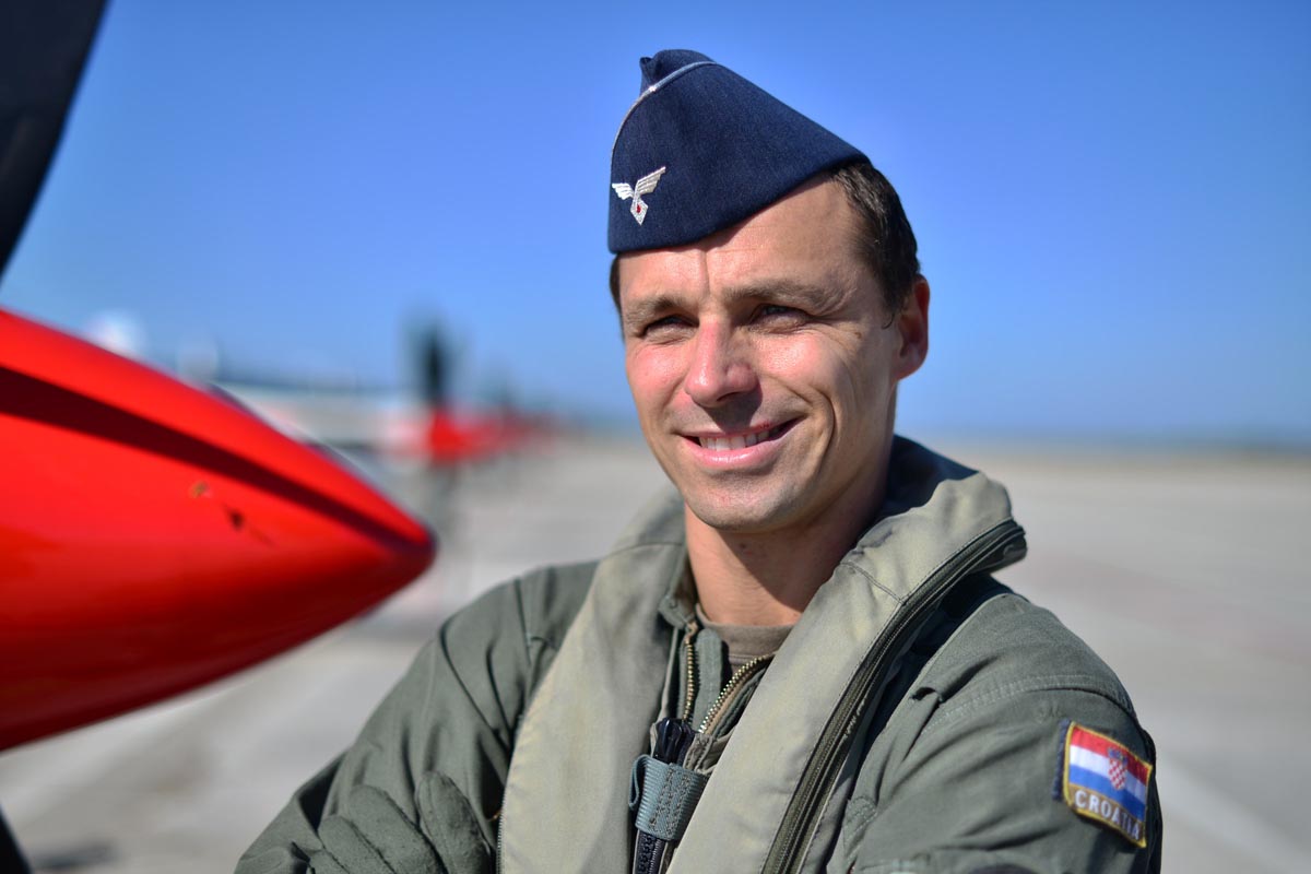 https://www.morh.hr/wp-content/gallery/novi-imidz-hrvatskih-vojnih-pilota/piloti_18102013_03.jpg