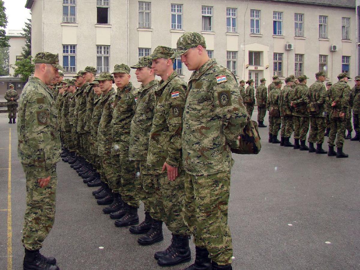 https://www.morh.hr/wp-content/gallery/novi-narastaj-rocnika-na-dragovoljnom-vojnom-osposobljavanju/dvs_24052014_8.jpg