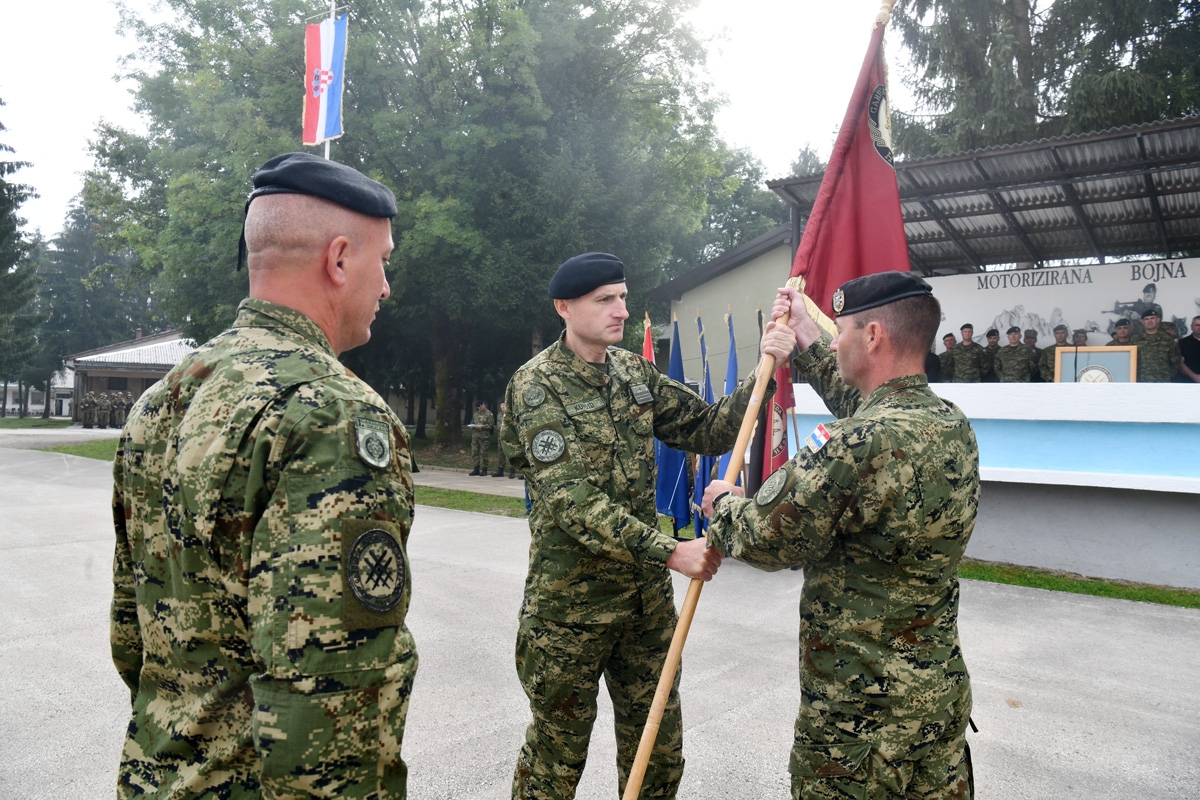 https://www.morh.hr/wp-content/gallery/novi-zapovjednik-motorizirane-bojne-vukovi/9_gardijska_brigada_vukovi_30082018_05.jpg