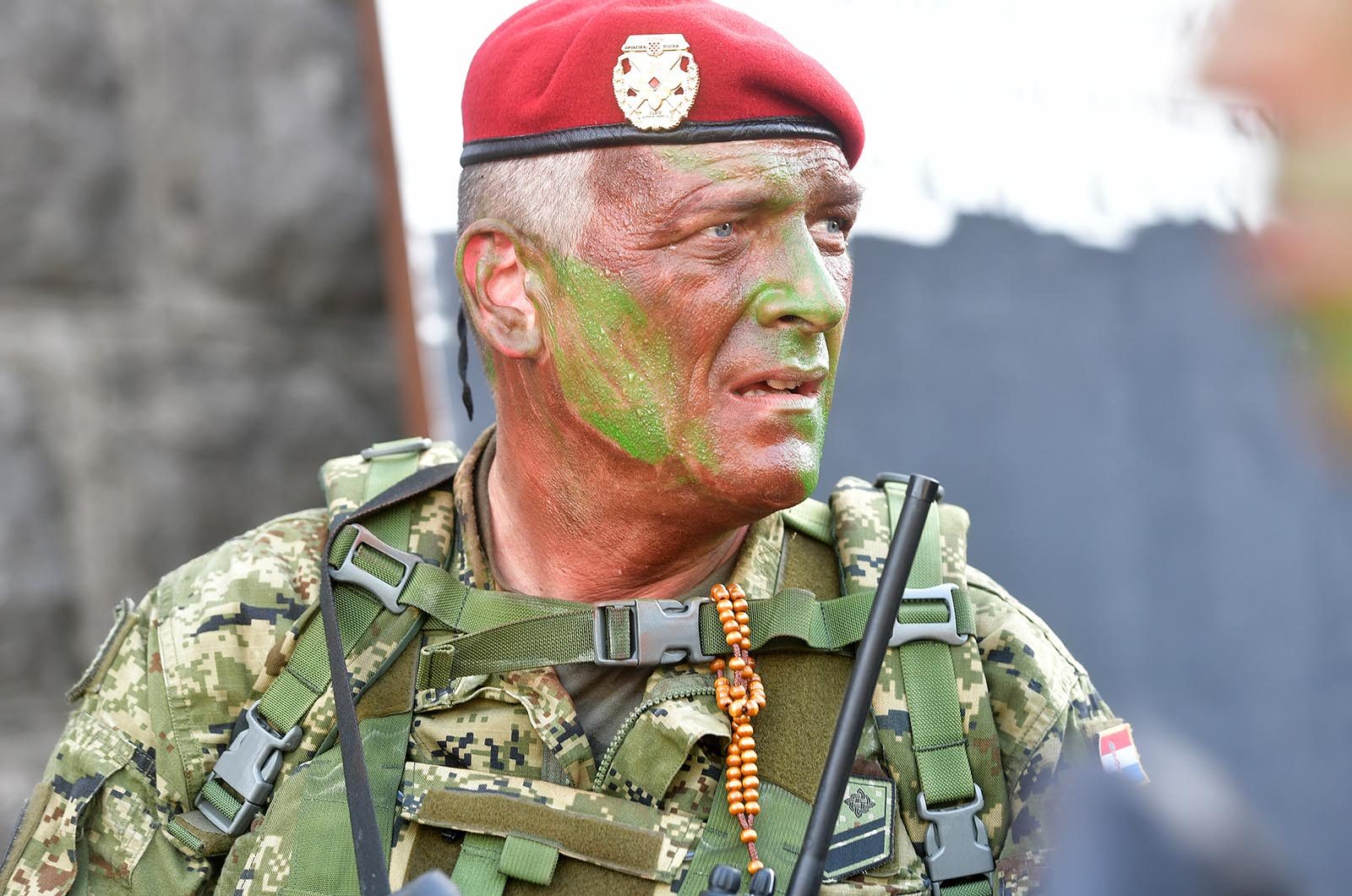 https://www.morh.hr/wp-content/gallery/novim-vodama-hv-a-urucene-znacke-i-diplome-na-kninskoj-tvrdavi/hrvatska_vojska_vodje_190719_26.jpg