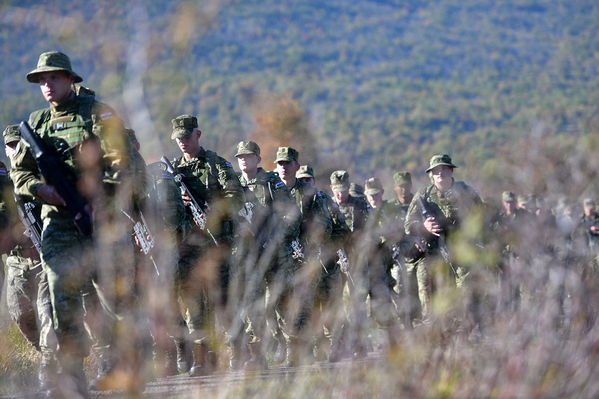 https://www.morh.hr/wp-content/gallery/novo-poglavlje-hv-a-nosi-poruku-buducnost-pripada-hrabrima/hodnja_zss_27102019_02.jpg