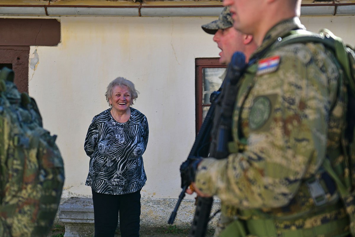 https://www.morh.hr/wp-content/gallery/novo-poglavlje-hv-a-nosi-poruku-buducnost-pripada-hrabrima/hodnja_zss_27102019_19.jpg