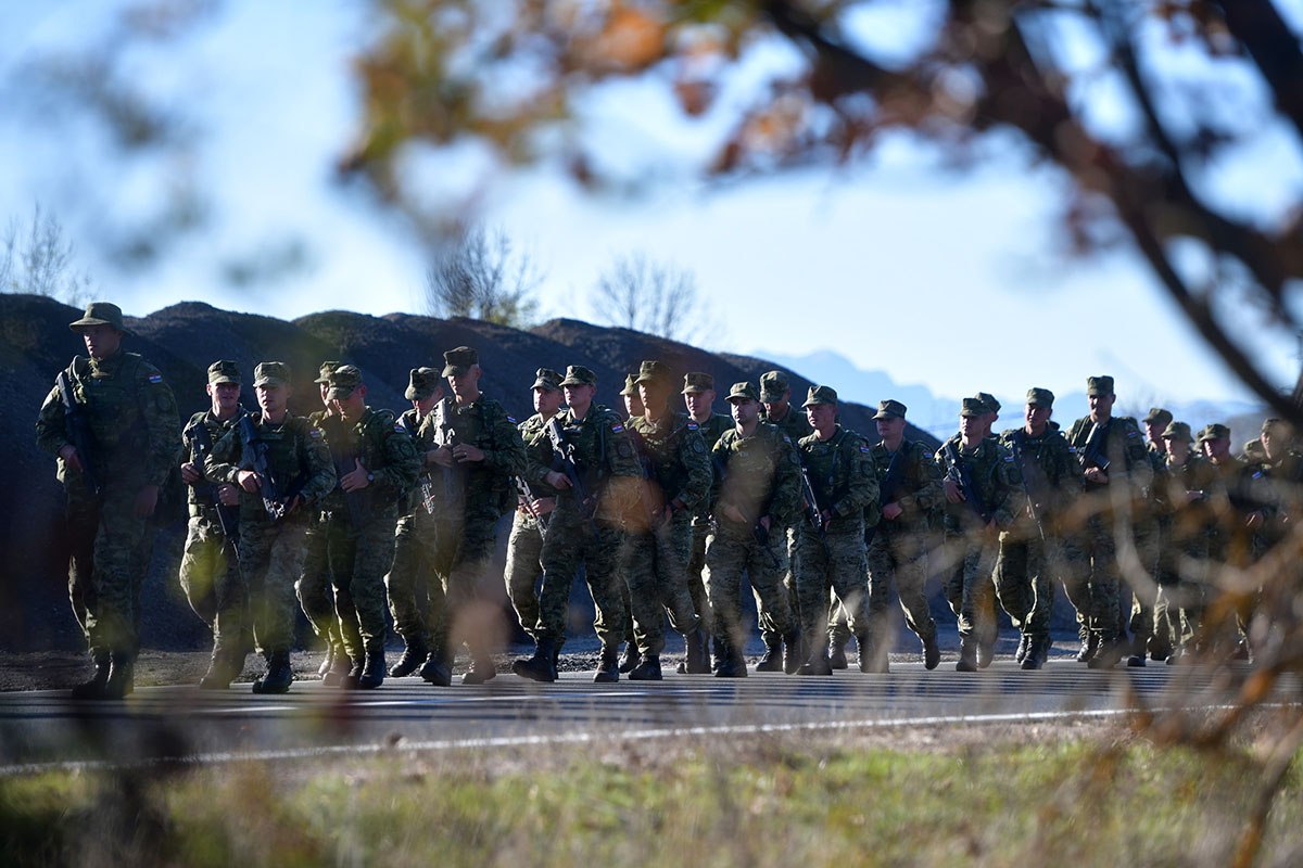 https://www.morh.hr/wp-content/gallery/novo-poglavlje-hv-a-nosi-poruku-buducnost-pripada-hrabrima/hodnja_zss_27102019_25.jpg