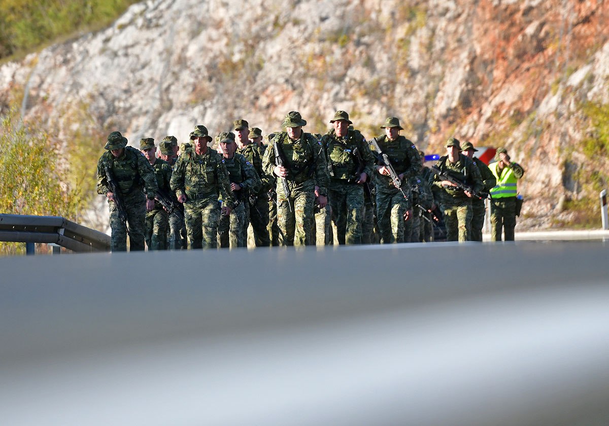 https://www.morh.hr/wp-content/gallery/novo-poglavlje-hv-a-nosi-poruku-buducnost-pripada-hrabrima/hodnja_zss_27102019_27.jpg