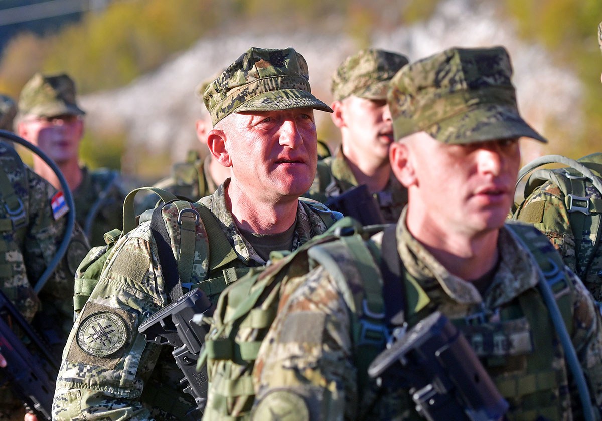 https://www.morh.hr/wp-content/gallery/novo-poglavlje-hv-a-nosi-poruku-buducnost-pripada-hrabrima/hodnja_zss_27102019_29.jpg