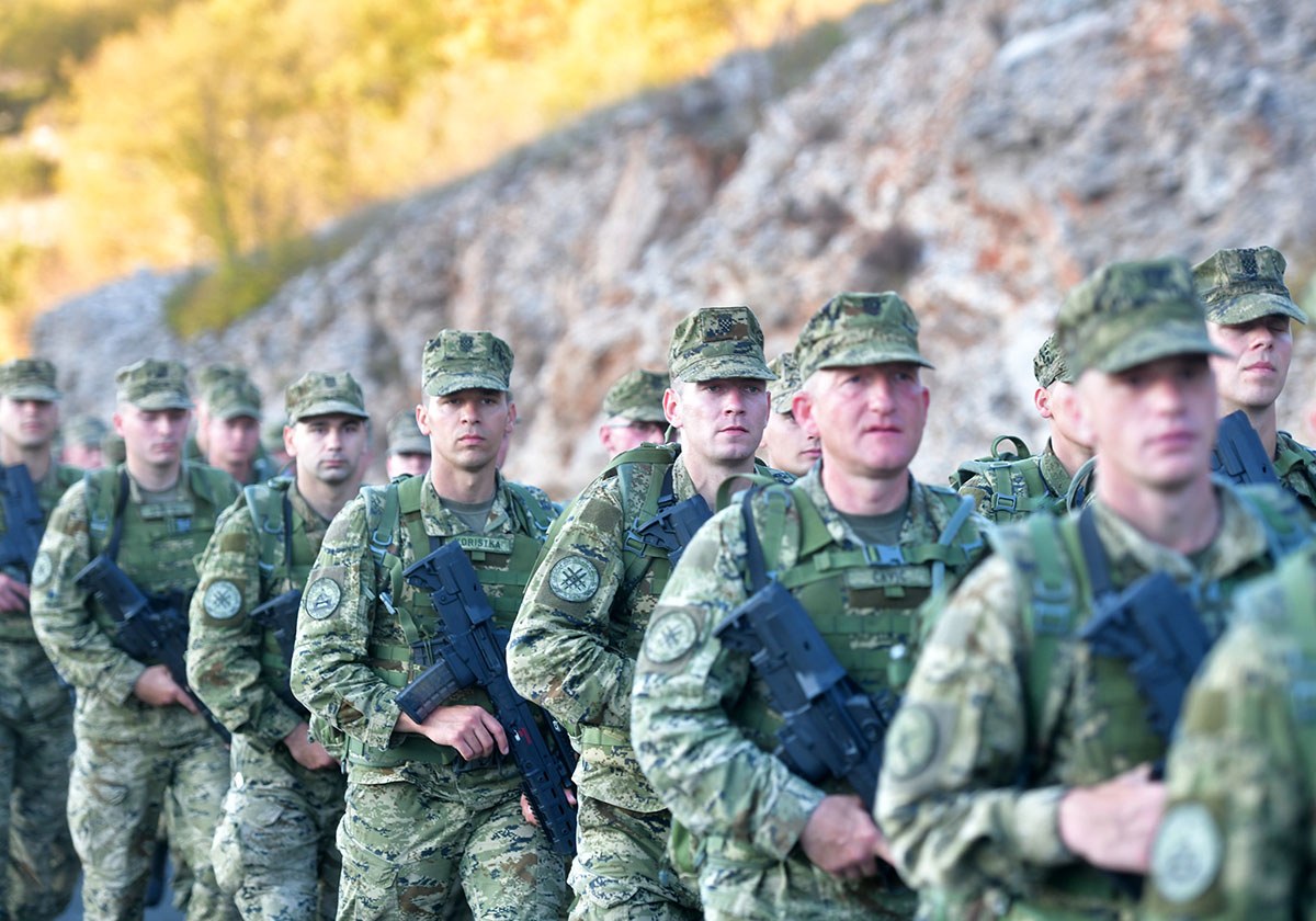 https://www.morh.hr/wp-content/gallery/novo-poglavlje-hv-a-nosi-poruku-buducnost-pripada-hrabrima/hodnja_zss_27102019_39.jpg