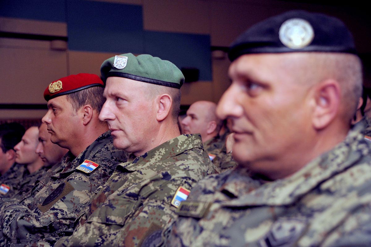 https://www.morh.hr/wp-content/gallery/obiljeavanja-5-godinjice-gmtbr-ukninu/knjin_06042012_10.jpg