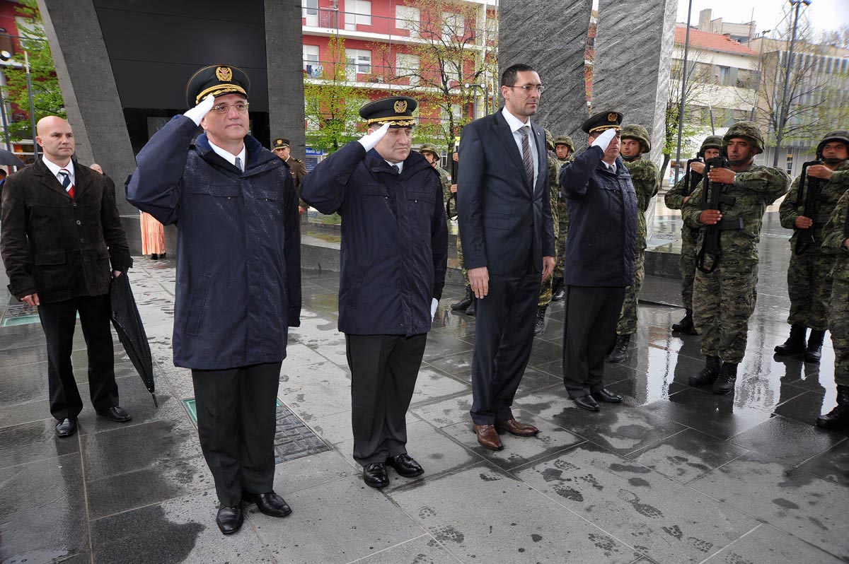 https://www.morh.hr/wp-content/gallery/obiljeavanja-5-godinjice-gmtbr-ukninu/knjin_06042012_13.jpg