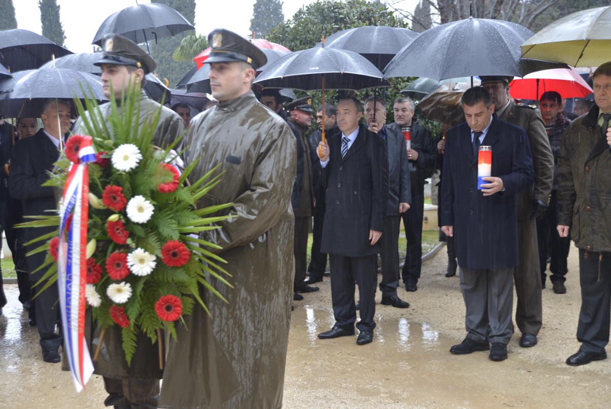 https://www.morh.hr/wp-content/gallery/obiljeena-20-godinjica-vojno-redarstvene-operacije-maslenica/maslenica_22012012_04.jpg