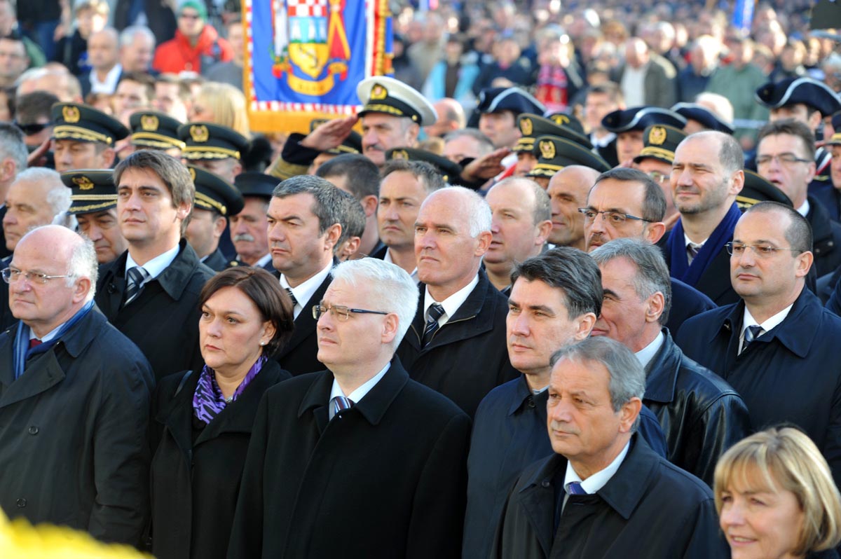 https://www.morh.hr/wp-content/gallery/obiljeena-21-godinjica-stradanja-kabrnje/vukovar_18112012_01.jpg