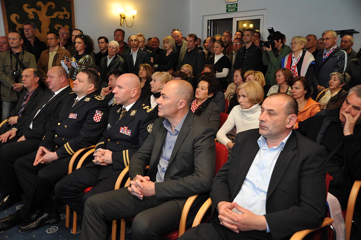 https://www.morh.hr/wp-content/gallery/obiljeena-21-obljetnica-akcije-plitvice-i-pogibije-redarstvenika-josipa-jovia-31032012/josip-jovic_31032012_01.jpg