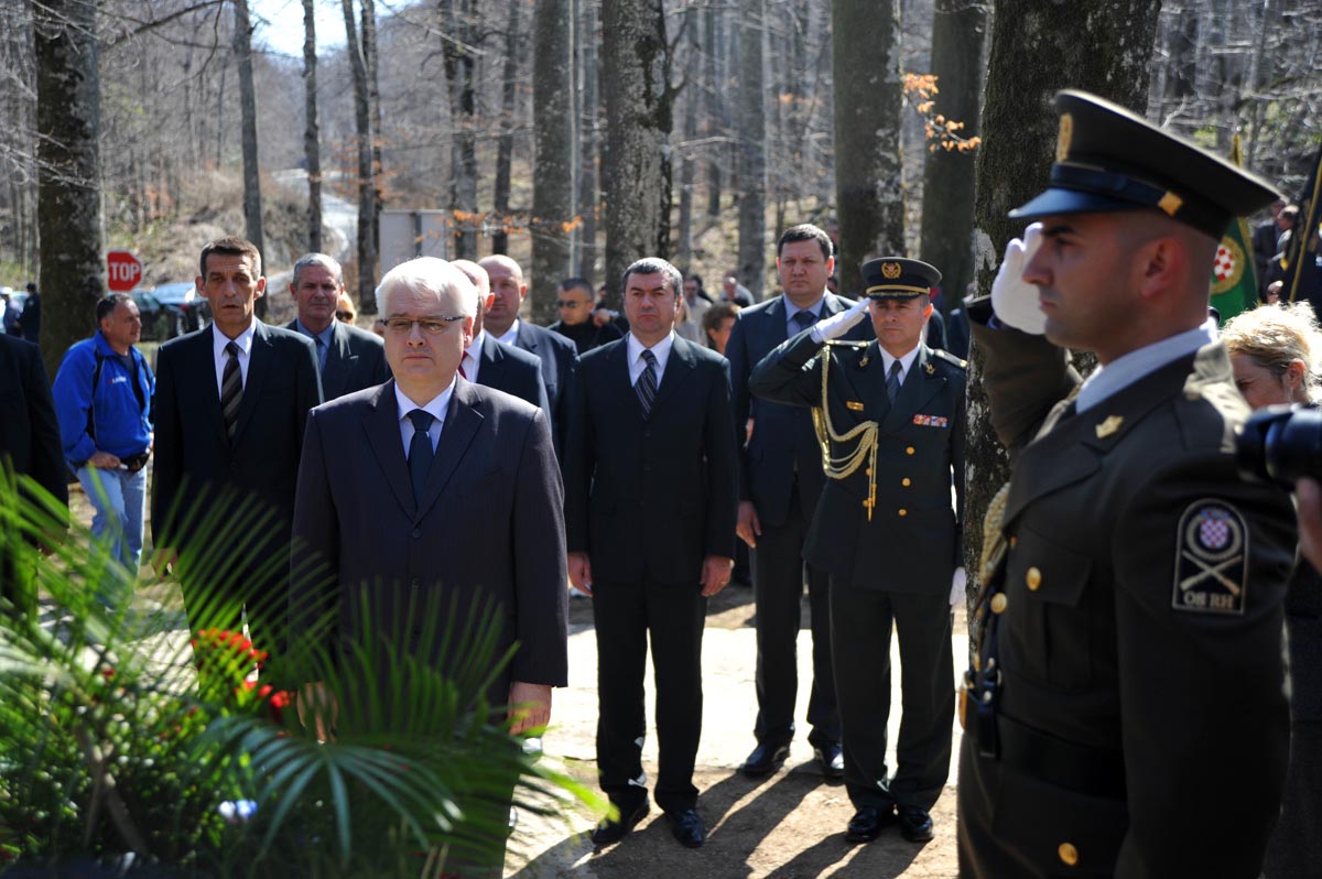 https://www.morh.hr/wp-content/gallery/obiljeena-21-obljetnica-akcije-plitvice-i-pogibije-redarstvenika-josipa-jovia-31032012/josip-jovic_31032012_08.jpg
