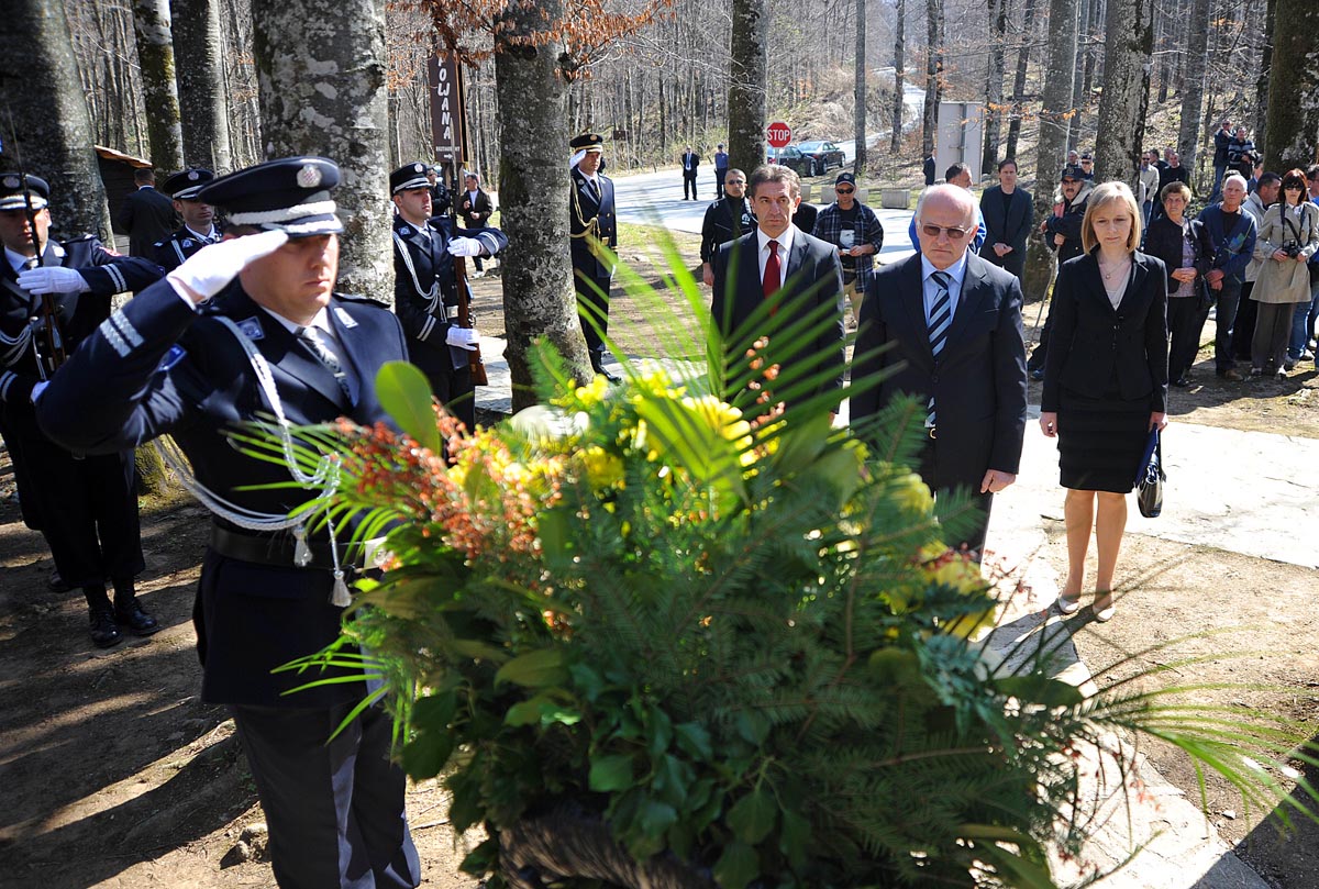 https://www.morh.hr/wp-content/gallery/obiljeena-21-obljetnica-akcije-plitvice-i-pogibije-redarstvenika-josipa-jovia-31032012/josip-jovic_31032012_09.jpg