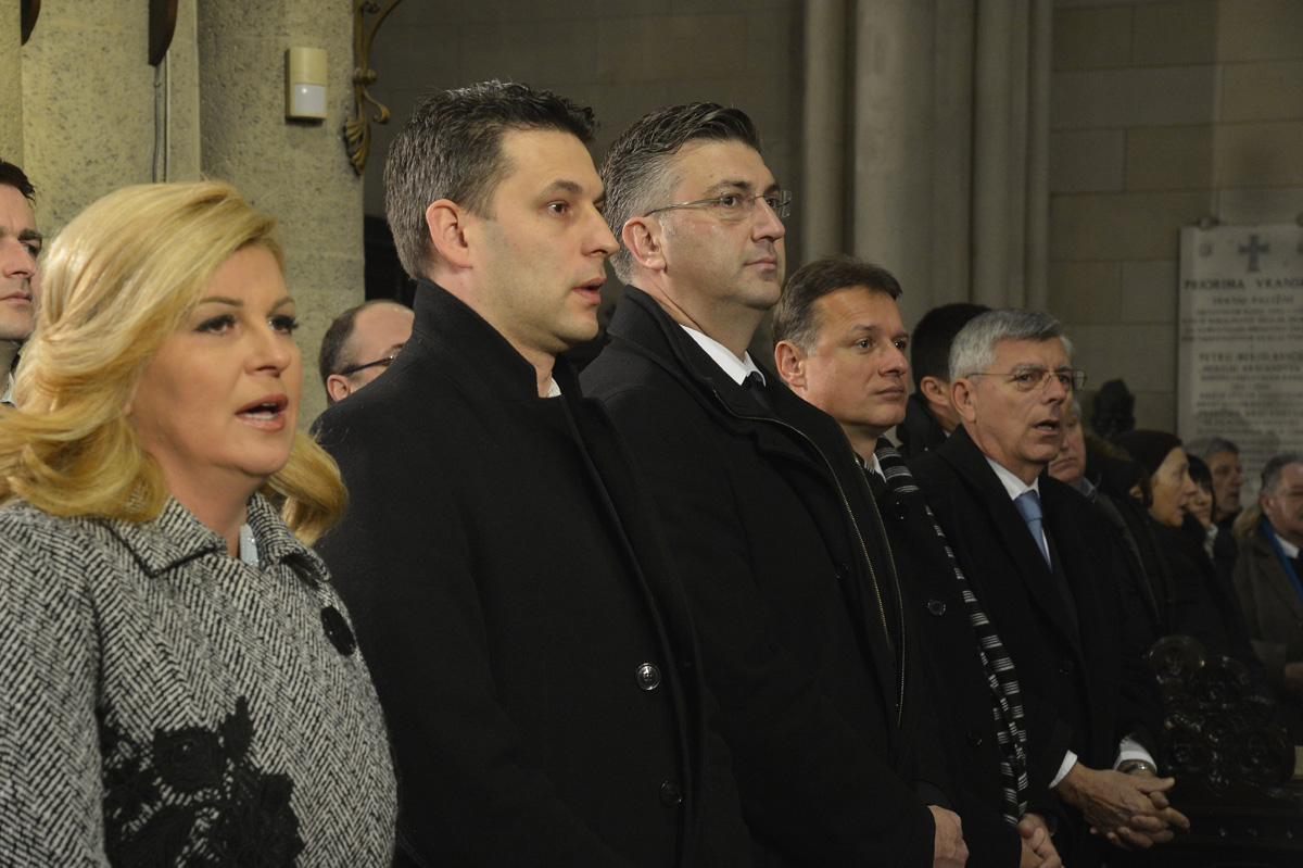 https://www.morh.hr/wp-content/gallery/obiljezavanje-25-godina-medunarodnog-priznanja-republike-hrvatske/priznanje_15012017_02.jpg