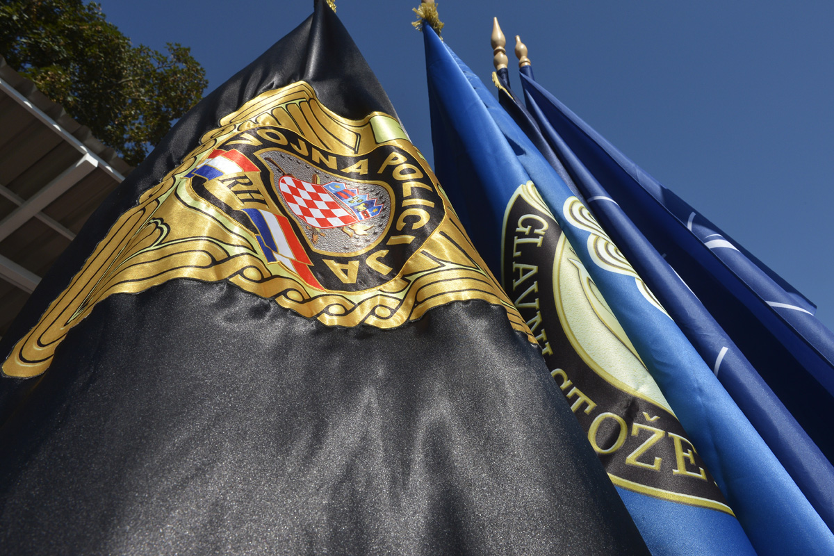 https://www.morh.hr/wp-content/gallery/obiljezavanje-25-obljetnice-osnivanja-vojne-policije-os-rh/0001_160824_25_obljet_vp_osrh.jpg