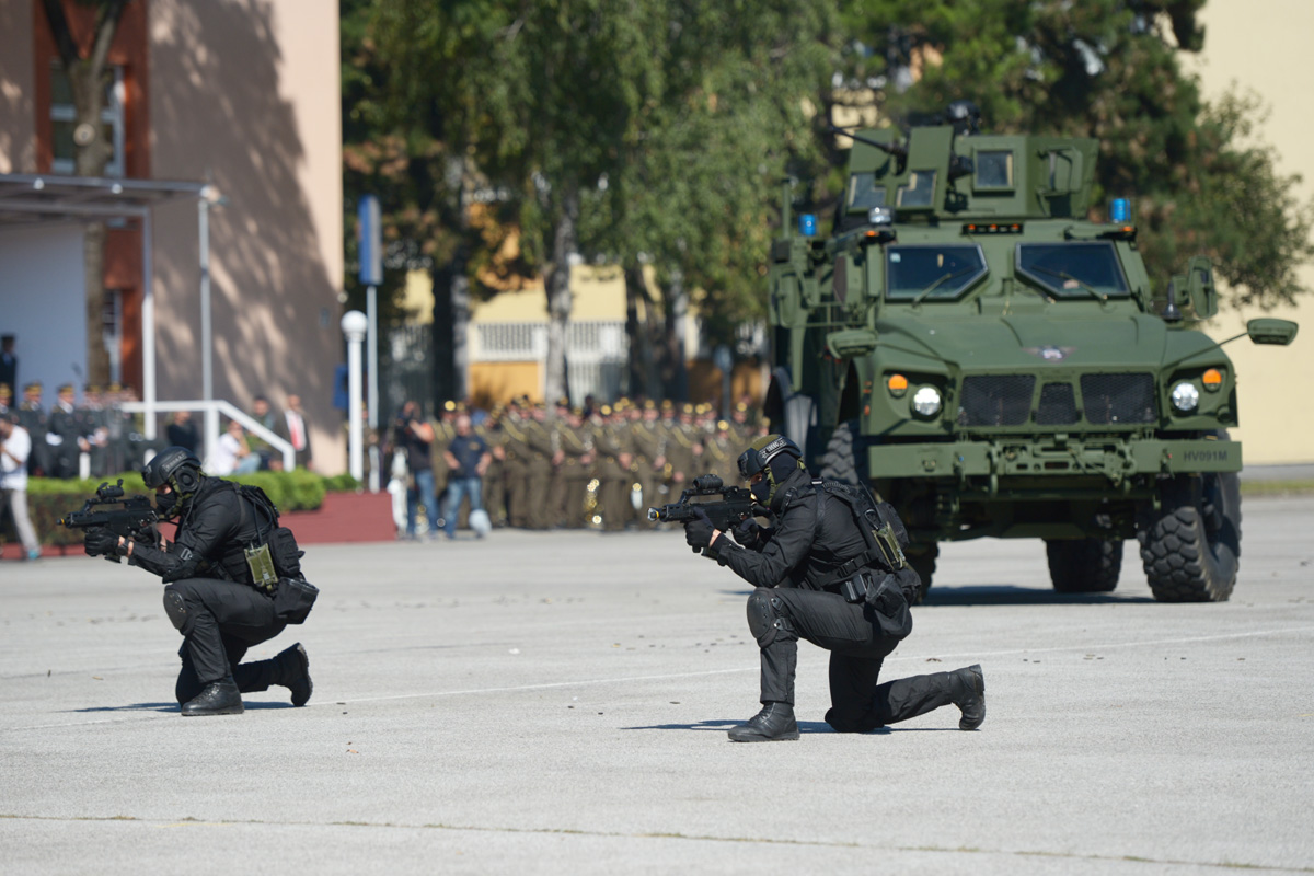https://www.morh.hr/wp-content/gallery/obiljezavanje-25-obljetnice-osnivanja-vojne-policije-os-rh/0029_160824_25_obljet_vp_osrh.jpg