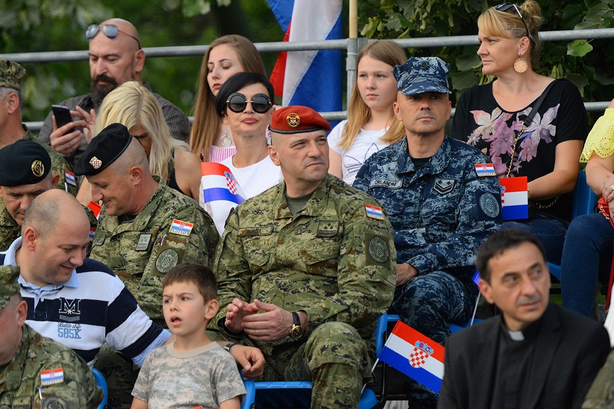 https://www.morh.hr/wp-content/gallery/obiljezavanje-dana-hrvatske-vojske-na-src-jarun/dan_osrh_27052018_27052018_14.jpg