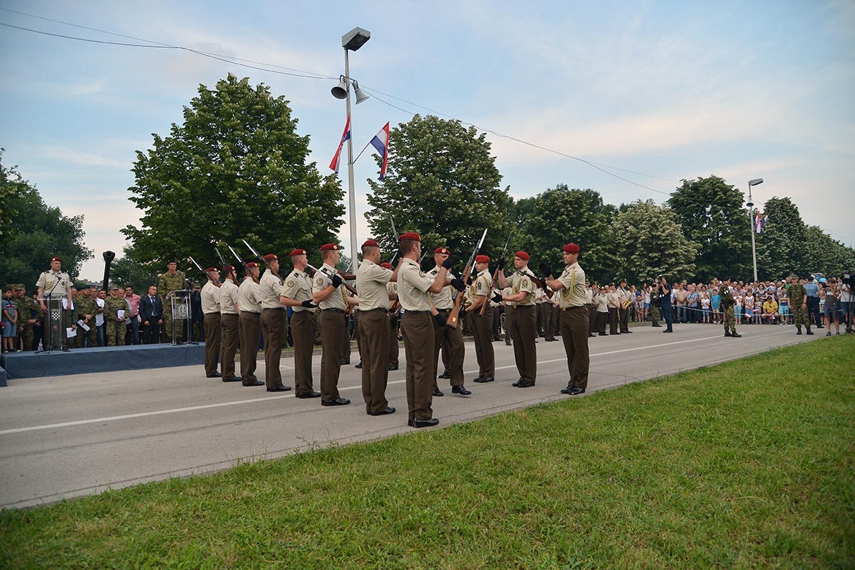 https://www.morh.hr/wp-content/gallery/obiljezavanje-dana-hrvatske-vojske-na-src-jarun/dan_osrh_27052018_27052018_28.jpg