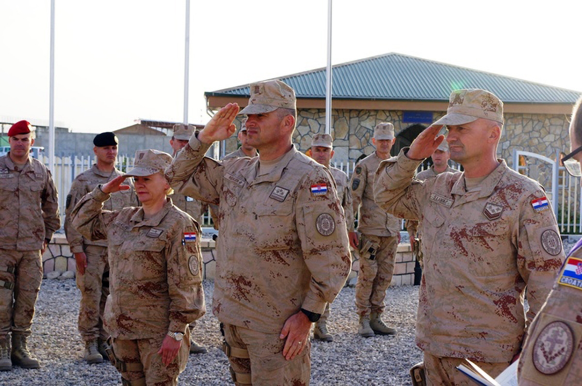 https://www.morh.hr/wp-content/gallery/obiljezavanje-dana-neovisnosti-u-misiji-rs-u-afganistanu/9_hrvcon_afganistan_isaf_10102018_02.jpg