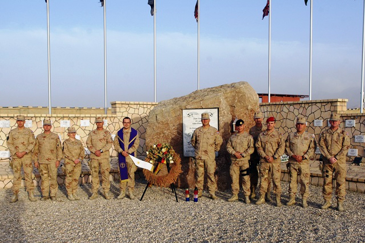https://www.morh.hr/wp-content/gallery/obiljezavanje-dana-neovisnosti-u-misiji-rs-u-afganistanu/9_hrvcon_afganistan_isaf_10102018_03.jpg