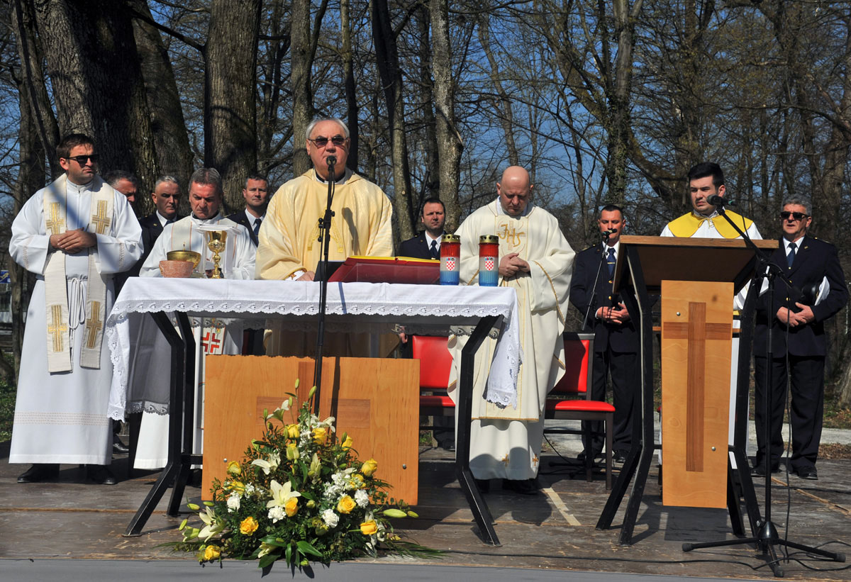 https://www.morh.hr/wp-content/gallery/obiljezen-blagdan-svetog-josipa-zastitnika-ratne-skole/ratna_skola_18032016_01.jpg