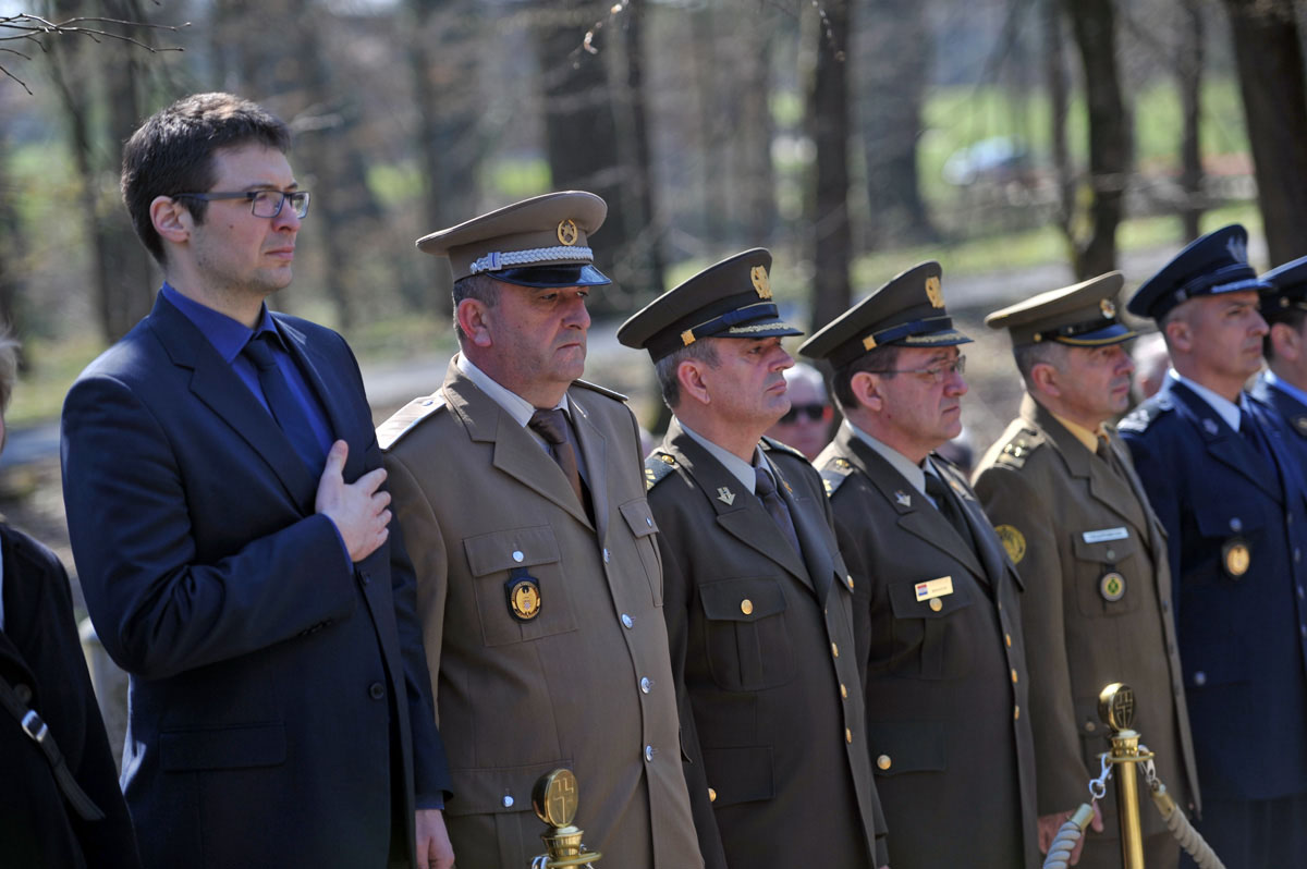 https://www.morh.hr/wp-content/gallery/obiljezen-blagdan-svetog-josipa-zastitnika-ratne-skole/ratna_skola_18032016_08.jpg
