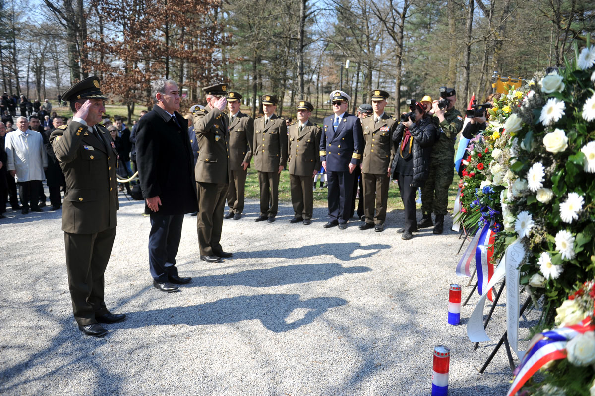 https://www.morh.hr/wp-content/gallery/obiljezen-blagdan-svetog-josipa-zastitnika-ratne-skole/ratna_skola_18032016_09.jpg