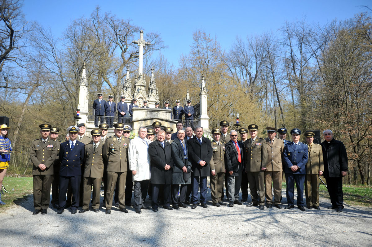 https://www.morh.hr/wp-content/gallery/obiljezen-blagdan-svetog-josipa-zastitnika-ratne-skole/ratna_skola_18032016_13.jpg