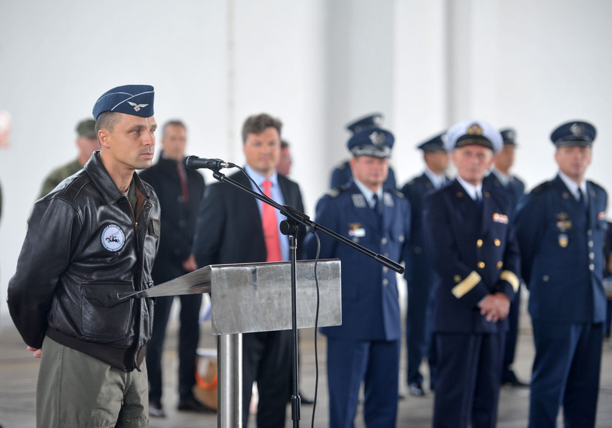 https://www.morh.hr/wp-content/gallery/obiljezen-dan-eskadrile-aviona-i-50-000-sati-naleta-na-pilatusima/zemunik_06112014_7332.jpg