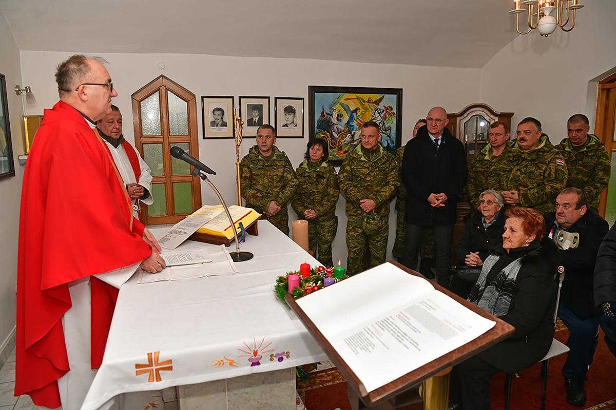 https://www.morh.hr/wp-content/gallery/obiljezen-dan-topnistva-u-vojarni-bilogora-u-bjelovaru-1/dan_topnika_04122019_01.jpg