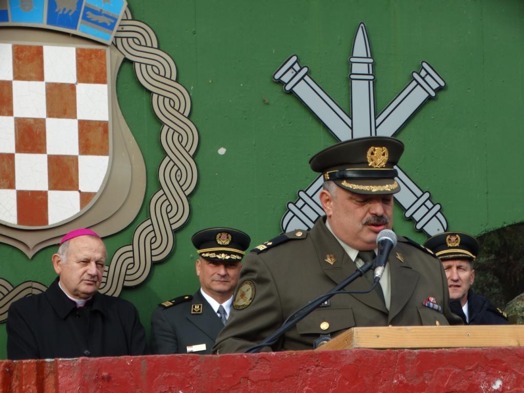 https://www.morh.hr/wp-content/gallery/obiljezen-dan-topnistva-u-vojarni-bilogora-u-bjelovaru/_1.jpg