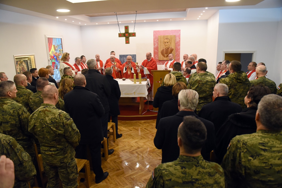 https://www.morh.hr/wp-content/gallery/obiljezen-dan-vojne-kapelanije-blazenog-alojzija-stepinca/dan_vojne_kapelanije_karlovac_080219_01.jpg