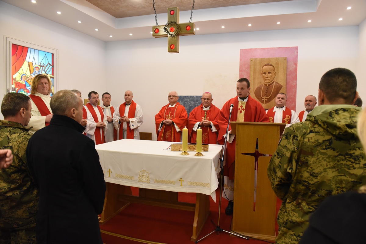 https://www.morh.hr/wp-content/gallery/obiljezen-dan-vojne-kapelanije-blazenog-alojzija-stepinca/dan_vojne_kapelanije_karlovac_080219_19.jpg