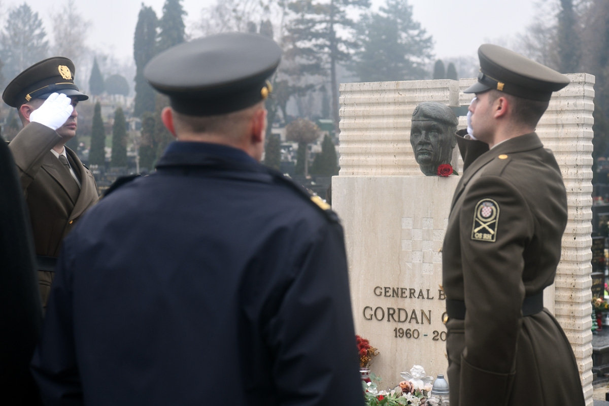 https://www.morh.hr/wp-content/gallery/obiljezena-10-godisnjica-smrti-general-bojnika-gordana-cacica/general-bojnik-gordan-cacic-201218_03.jpg