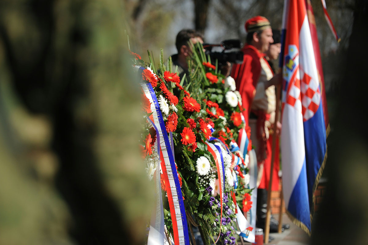 https://www.morh.hr/wp-content/gallery/obiljezena-10-obljetnica-gardijske-oklopno-mehanizirane-brigade-2/gombr_101521.jpg