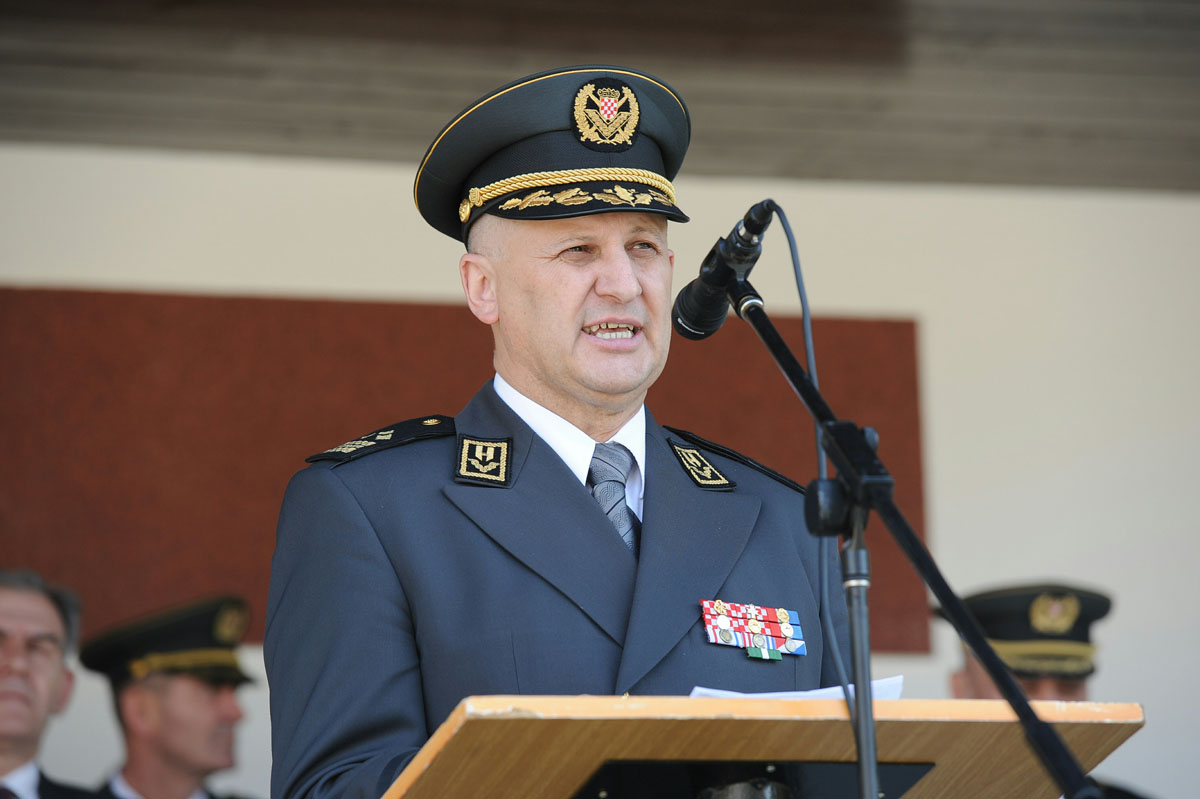 https://www.morh.hr/wp-content/gallery/obiljezena-10-obljetnica-gardijske-oklopno-mehanizirane-brigade-2/gombr_130740.jpg